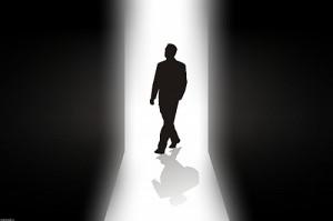 man_silhouette_in_doorway_sjpg12118