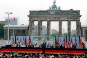 reagan_berlin_wall